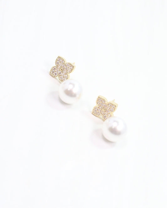 Chanti Clover and Pearl Stud Pearl