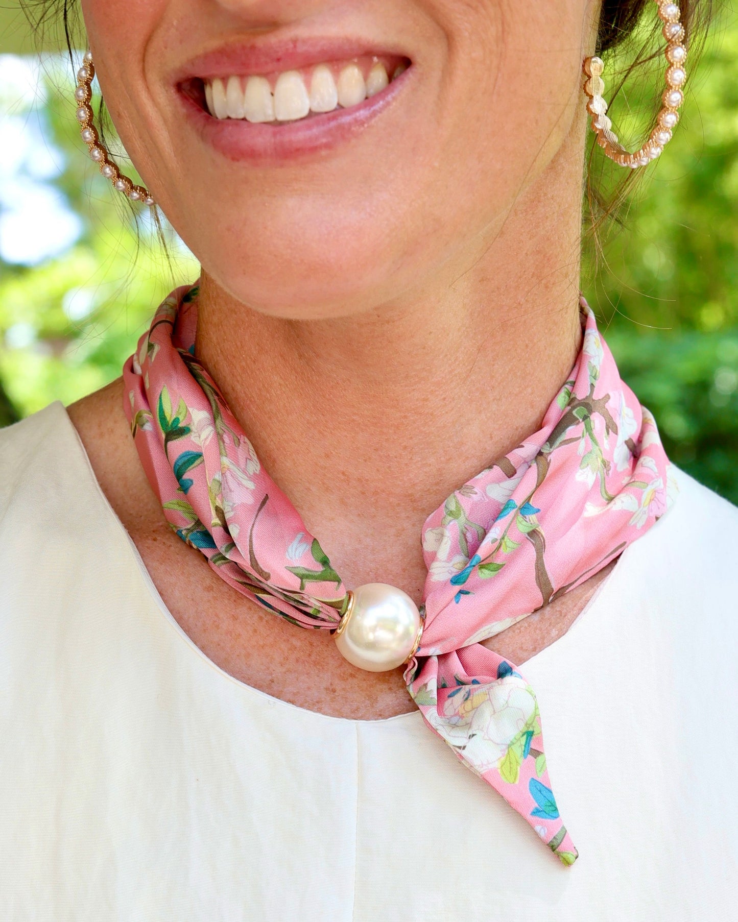 Robyn Magnetic Pearl Scarf Necklace Pink