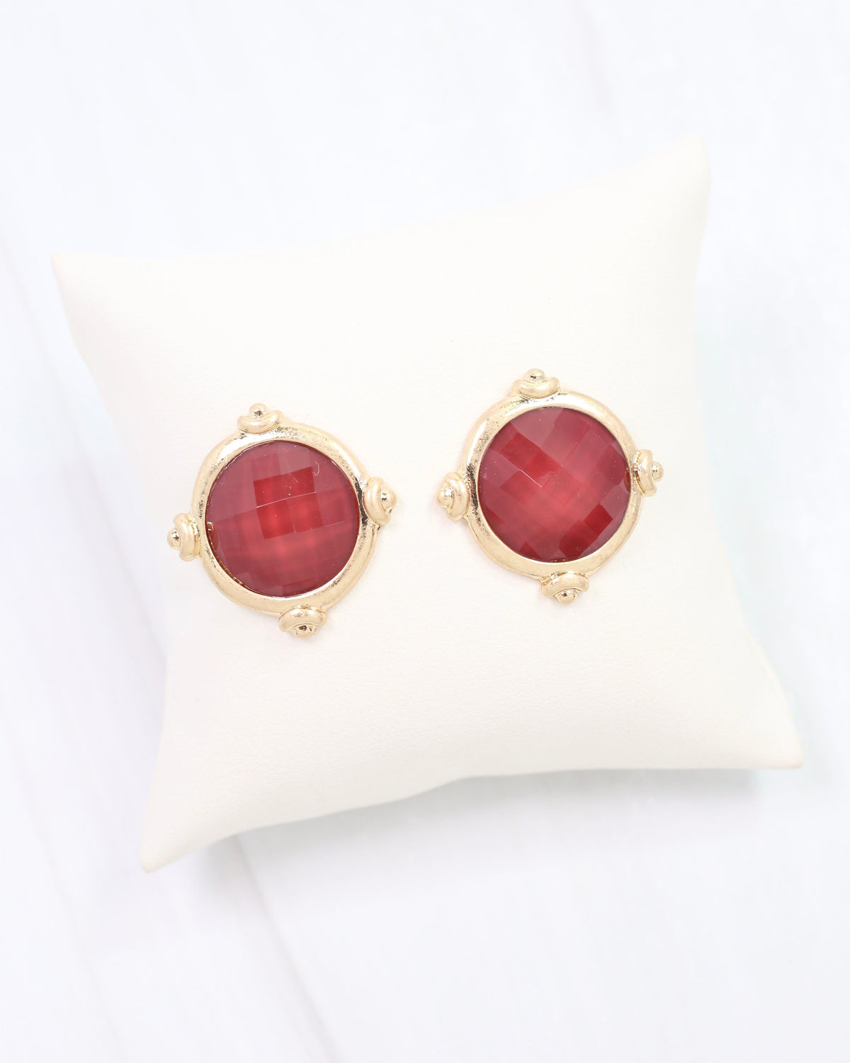 Melani Faceted Stud Earring Burgundy